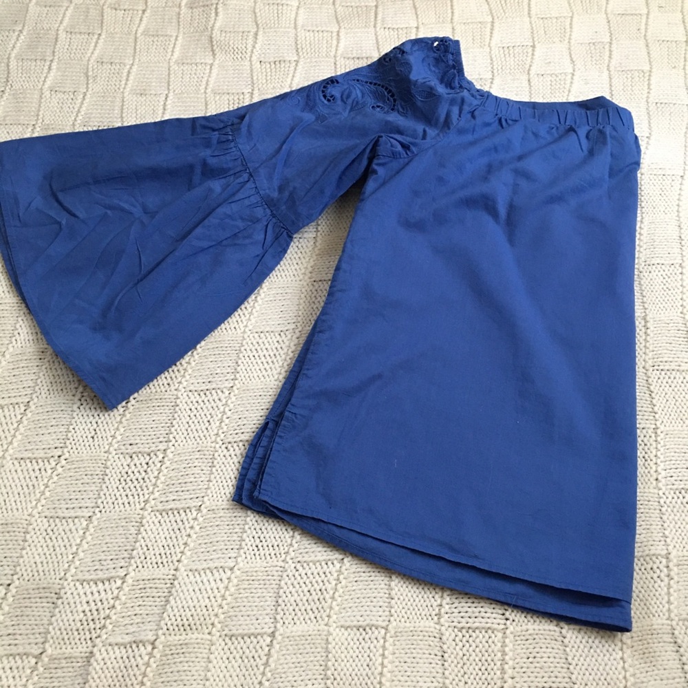 Chico’s OFF SHOULDER SUMMER BLUE TOP